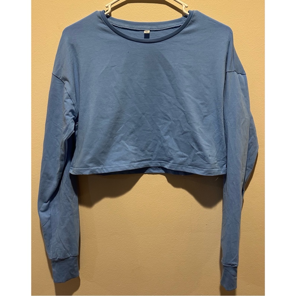 Unbranded Womens Light Blue Cropped Long Sleeve T-Shirt Size M Crew Neck Relaxed